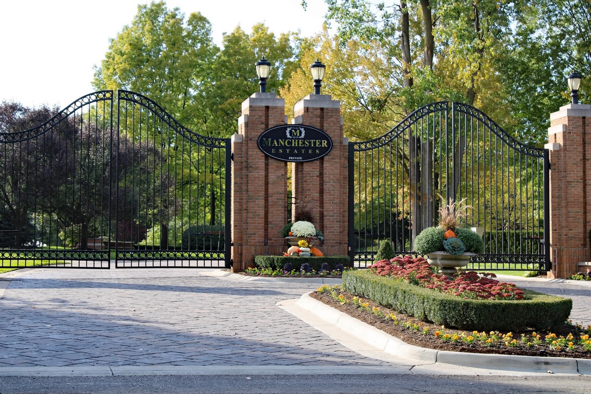 Pros and Cons Of Living in a Gated Community